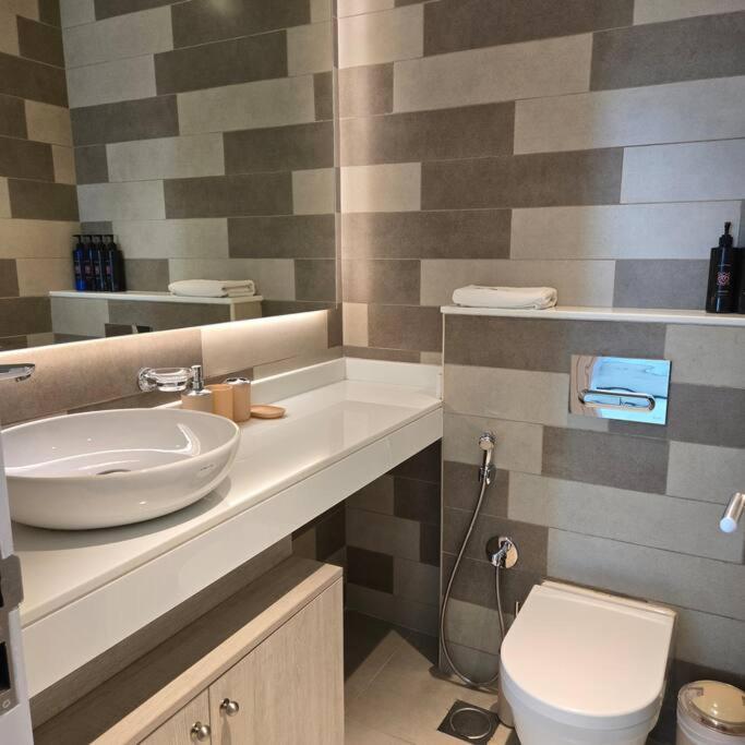 1 Bedroom 65M2, Infinity Pool, West Beach, Noise Insulation 迪拜 外观 照片